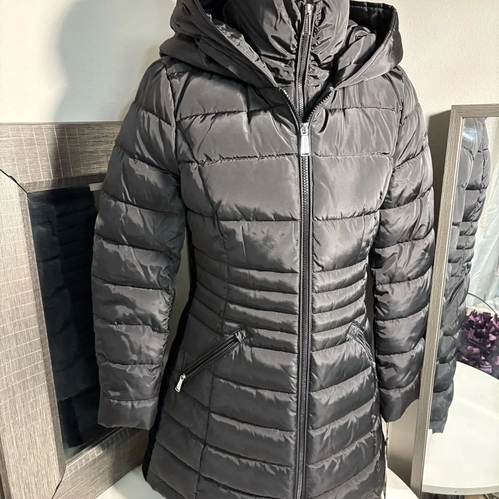 NWT Laundry by Shelli Segal woman’s puffer winter coat, size small - Picture 15 of 15